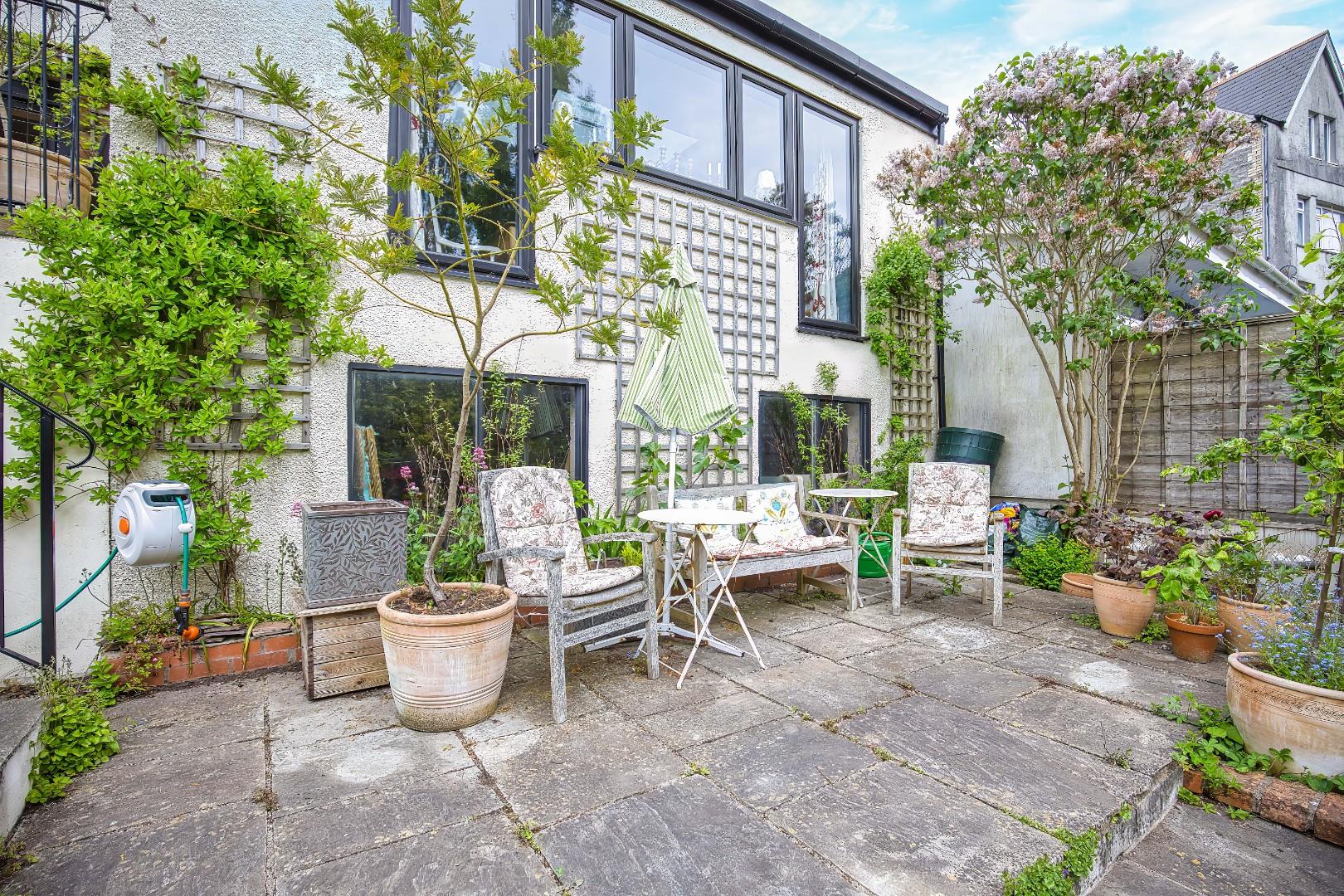 8 Church Place South, Penarth, CF64 1BA